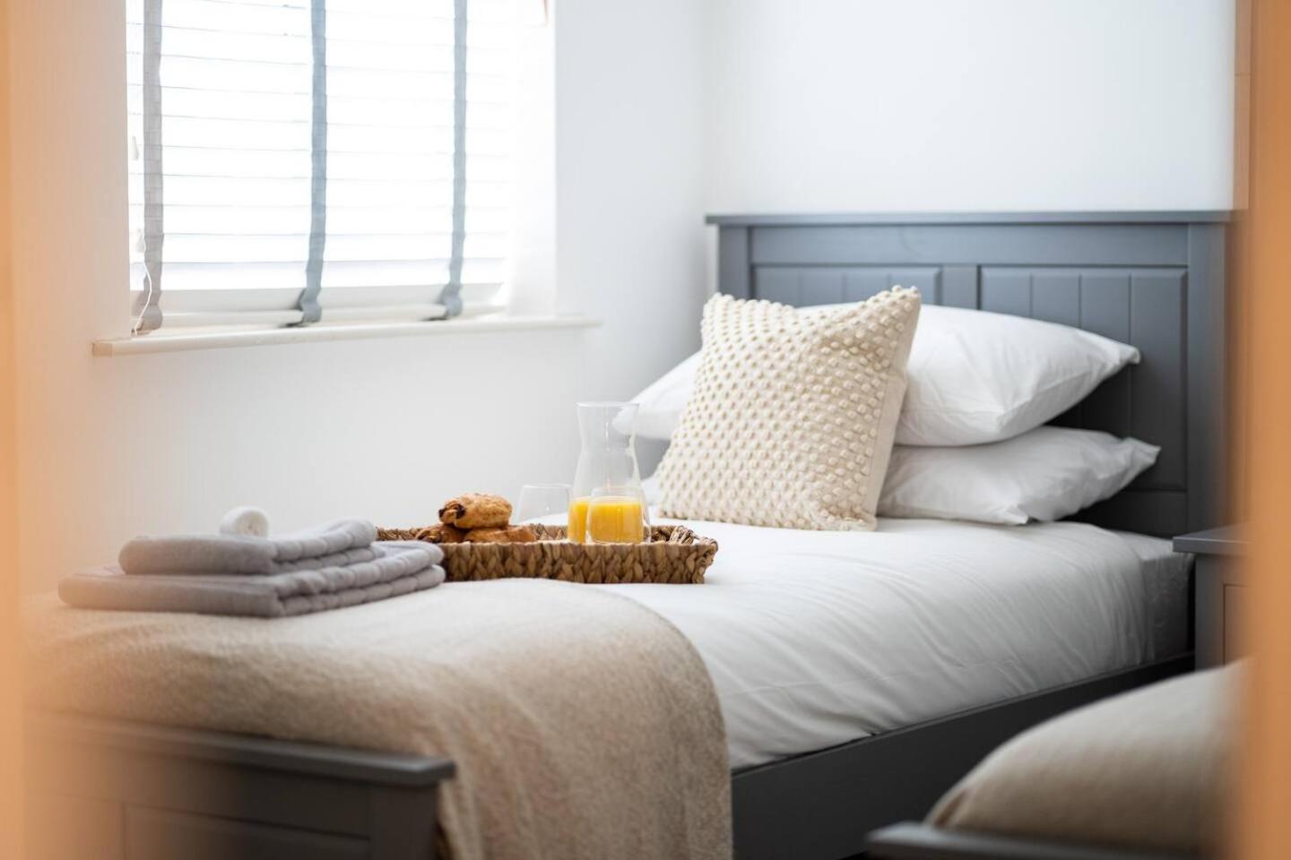 Stylish 2 Bedroom Cottage With Hot Tub And Parking Bewdley Kültér fotó